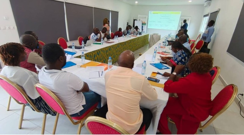 Les professionnels de santé ont suivi la formation avec beaucoup d'intérêt...