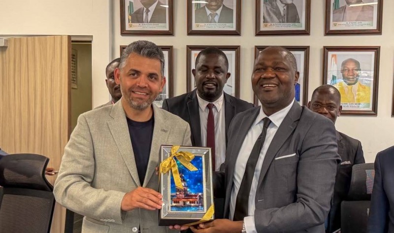 Le Chef de Cabinet du Ministère des Sports, Abion Lath Sylvère, a reçu la délégation d’Integral Group conduite par son directeur, Yavuz Macit, le jeudi 11 juin 2026 à Abidjan.
