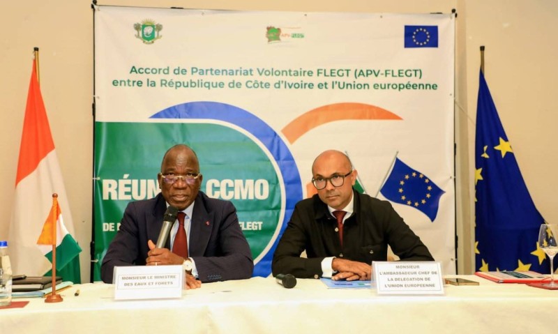 Les représentants de la Côte d’Ivoire et de l’Union européenne réunis à Abidjan pour renforcer leur coopération en faveur d’une gestion durable des ressources forestières.