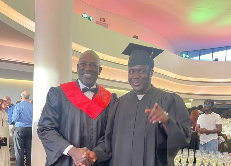 M. Méambly et son fils Junior le nouveau diplomé