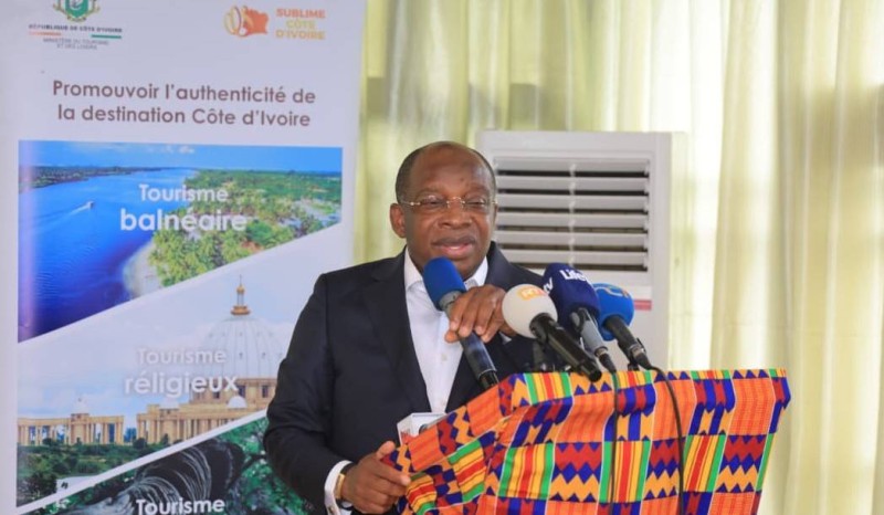 Le ministre Siandou Fofana procédant au lancement officiel du Parc Oriental de Songon, un projet majeur de la stratégie « Sublime Côte d’Ivoire ».