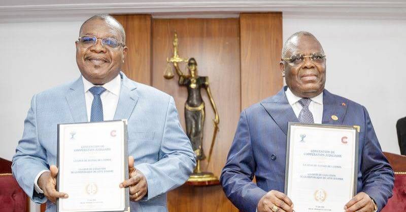 Kuami Gameli Lodonou et Yua Koffi  à l'issue de la signature de la convention. (Dr)
