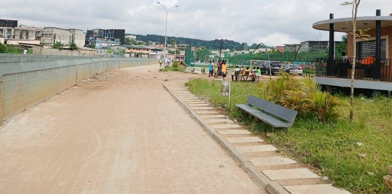 Un bel aménagement urbain a été fait aux abords des canalisations à Abobo-N'Dotré. (Ph: Dr)