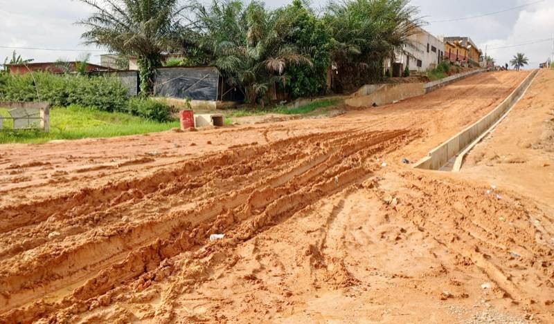 A Abobo-N'Dotré, la phase 2 du projet a démarré avec le bitumage de plusieurs voies. (Ph: Dr)