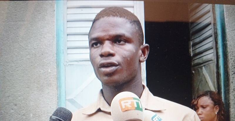 Kouakou Konan Franck Parfait, frère aîné de Kouakou Kouassi Etran Célestin, âgé de 14 ans, l'une des victimes.