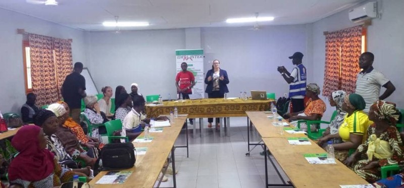 Les représentants des associations de femmes et des personnes en situation de handicap ont renforcé leurs capacités sur les questions de leadership, de genre et d'inclusion sociale.