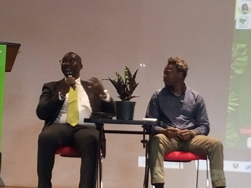 Dr Gustave Aboua (à gauche), directeur de la Transition écologique (Dr)