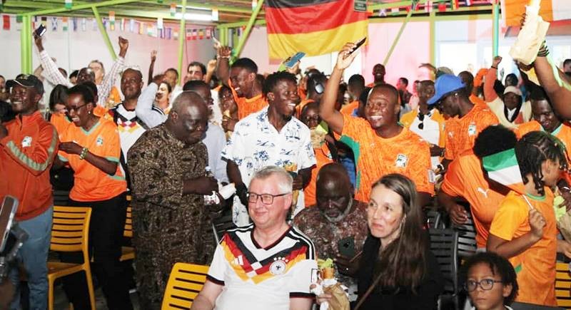 Comme un seul peuple, Allemands et Ivoiriens ont vécu leur passion commune. (Ph: Joséphine Kouadio)
