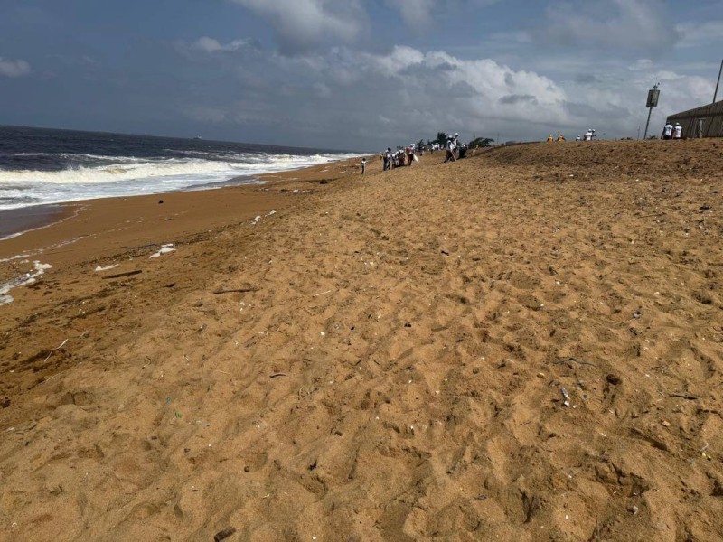 Le bord de plage devenu propre après l'opération (Photo Bavane)