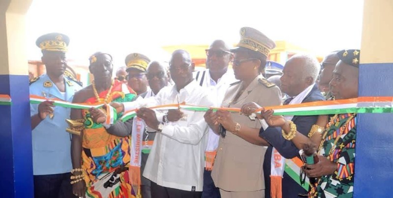 Le ministre Vagondo Diomandé lors de la coupure du ruban symbolique