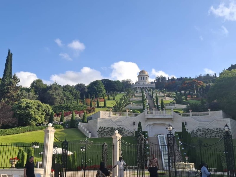 Les jardins bahá'ís construits sur les terrasses paysagères du pied de la montagne jusqu’à son sommet et le beau décor de Haïfa ne peuvent laisser indifférents.( Ph: FATOU SYLLA)