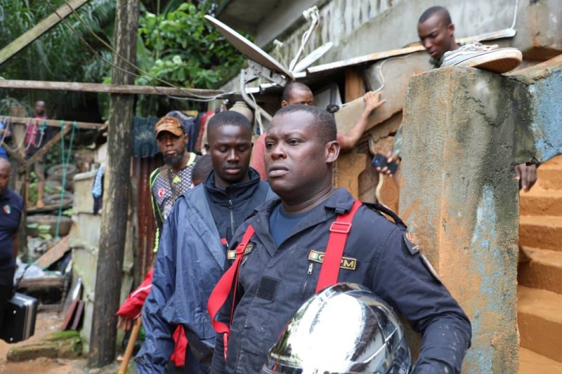 Les sapeurs-pompiers sont à l’œuvre pour sauver des vies. (Ph: Julien Monsan)