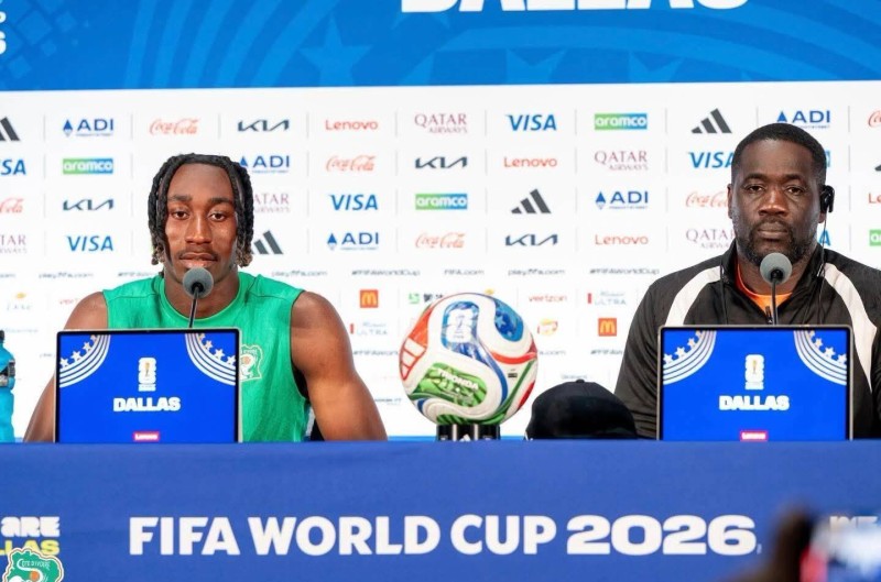 Yan Diomandé et son coach Emerse Faé