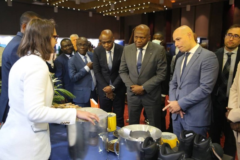 Luca Faccenda (à droite) en compagnie du ministre Abou Bamba. (Ph: Dr)