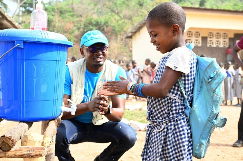 En œuvrant pour l’éradication de la défécation à l'air libre, les partenaires participent ainsi à l’amélioration de la protection des enfants. (Ph: Dr)