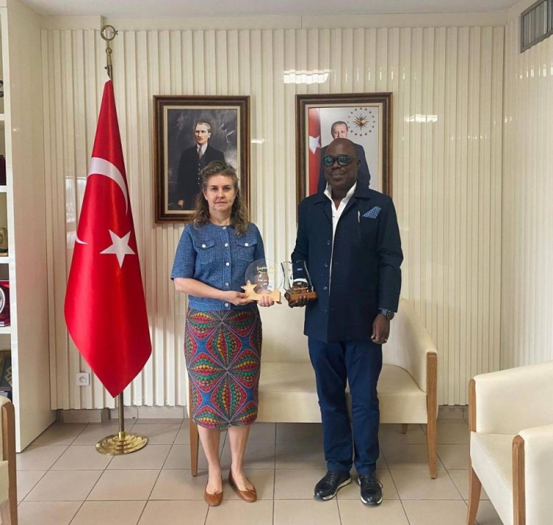 Deniz Erdoğan Barım, ambassadrice de Türkiye en Côte d'Ivoire a reçu Patrick N'Guessan. (Ph: Dr)