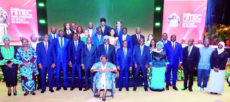 Beugré Mambé avait à ses côté des présidents d’institution, des partenaires techniques et financiers et des acteurs du secteur privé. (Ph: Bosson Honoré )