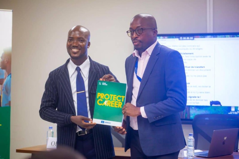 L'initiative a été présentée par l'agent Fifa Marc De Varince Kouakou en présence de Stéphane Ngoan de l’Oim, partenaire de cette action. (Ph:DR)