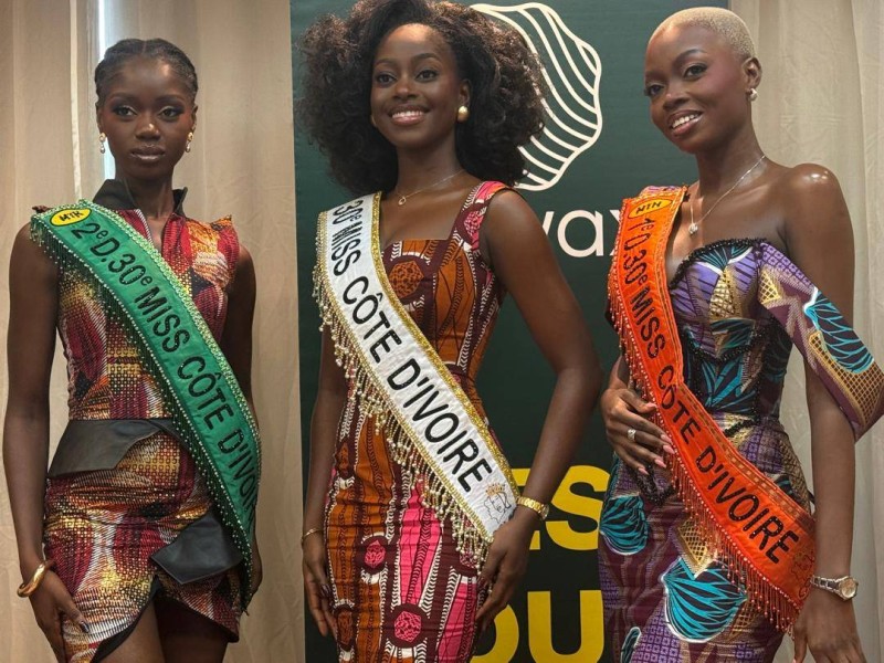 Les Reines de la beauté ivoirienne 2026 ont visité le processus de fabrication du pagne wax (Jean Bavane)