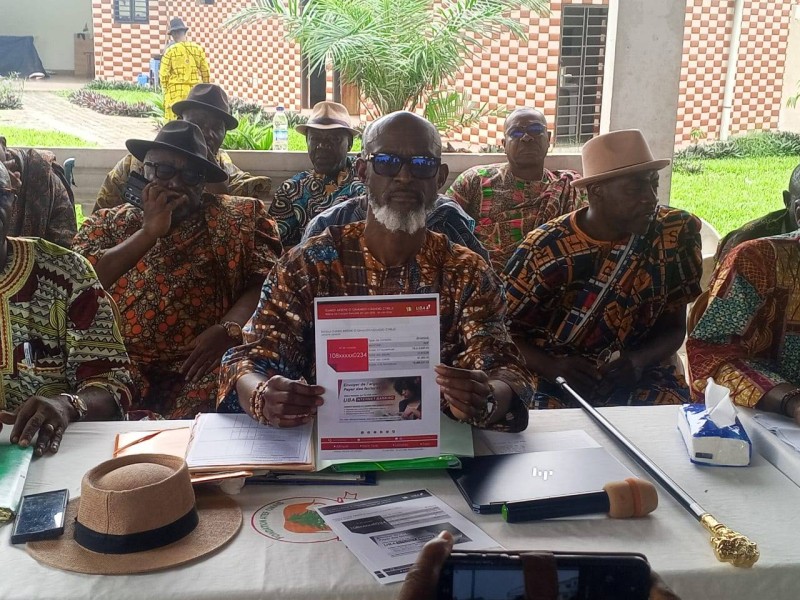 Accusé de détournement de fonds : La notabilité et de la communauté villageoise apportent leur soutien au chef du village d'Abobo-Té, Nanan Arsène Djako