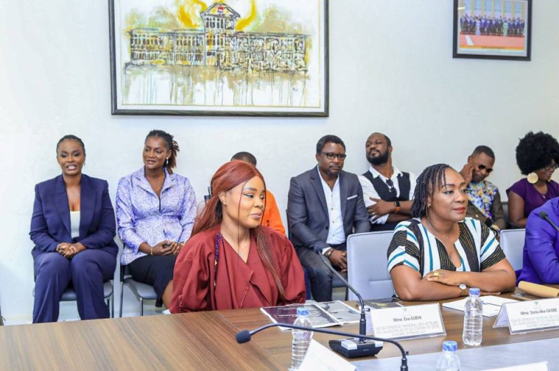 Le Syndicat national des acteurs de l’audiovisuel et du cinéma de Côte d’Ivoire (Synaac-CI), conduit par sa secrétaire générale, Éva Sandrine Guehi, a été satisfait de la rencontre avec la ministre. (Ph: Dr)