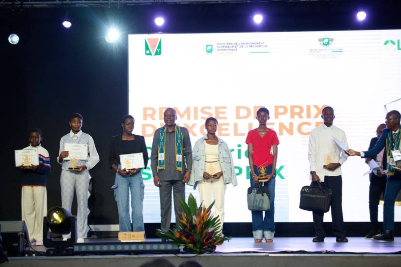 Le conseil municipal de Bouaké a récompensé les meilleurs élèves et étudiants de la ville. (DR)