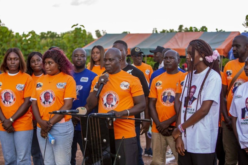 Soro Nambégué Issouf, au pupitre, a réaffirmé sa vision de faire du sport un levier de cohésion sociale à Tioro.